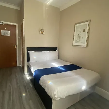 Park Crescent Bed & Breakfast Manchester
