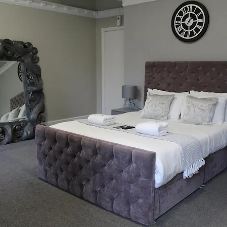 Mitre Centre Hotel