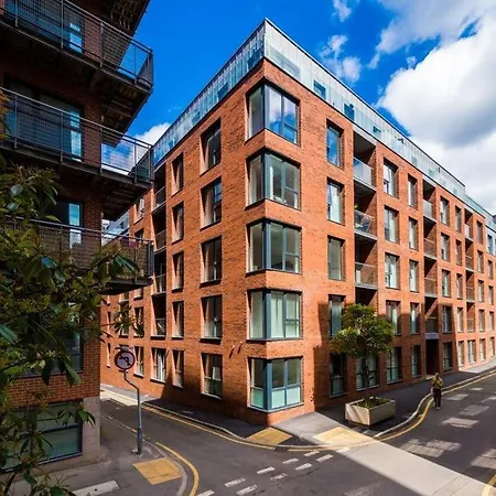 Hilltop Serviced Apartments- Northern Quarter Apartment