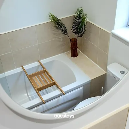 Ashworth House By Truestays - New 3 Bedroom House In Failsworth, Manchester