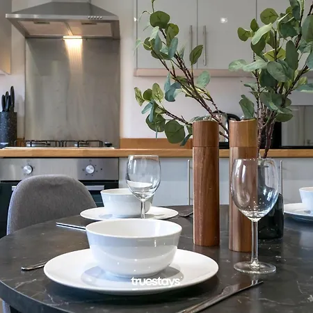 Ashworth House By Truestays - New 3 Bedroom House In Failsworth, 別荘 *