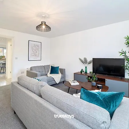 Holiday home Ashworth House By Truestays - New 3 Bedroom House In Failsworth,