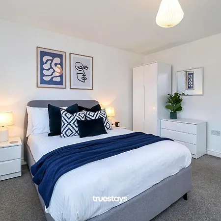 Ashworth House By Truestays - New 3 Bedroom House In Failsworth, Manchester