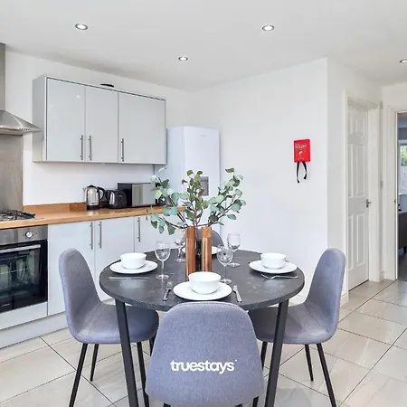 Ashworth House By Truestays - New 3 Bedroom House In Failsworth, *