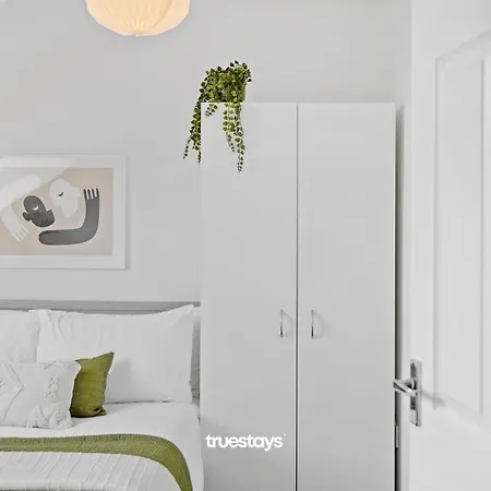 Apartment New 5 Sarah House By Truestays - 2 Bedroom - Free Parking