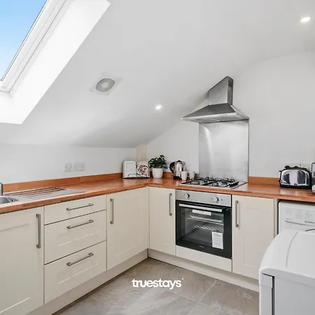 New 5 Sarah House By Truestays - 2 Bedroom - Free Parking Manchester
