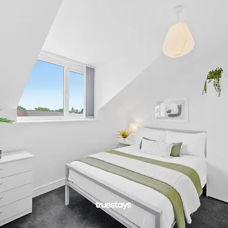 New 5 Sarah House By Truestays - 2 Bedroom - Free Parking Apartment