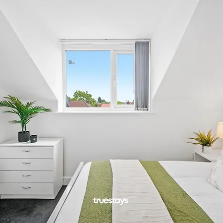 New 5 Sarah House By Truestays - 2 Bedroom - Free Parking * Manchester