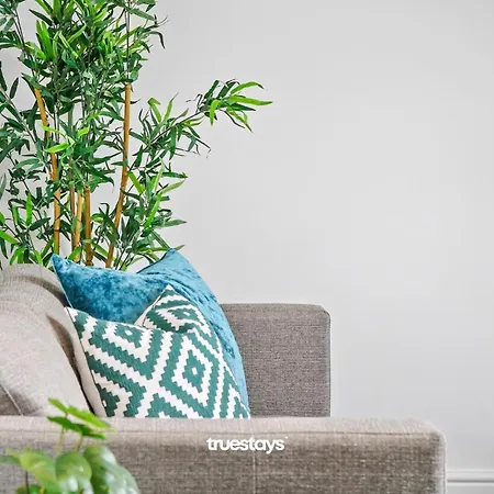 New 5 Sarah House By Truestays - 2 Bedroom - Free Parking Apartment