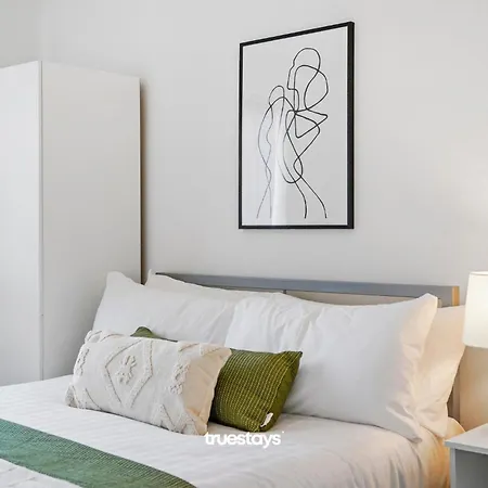 Apartment New 5 Sarah House By Truestays - 2 Bedroom - Free Parking *