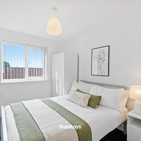 New 5 Sarah House By Truestays - 2 Bedroom - Free Parking Apartment *