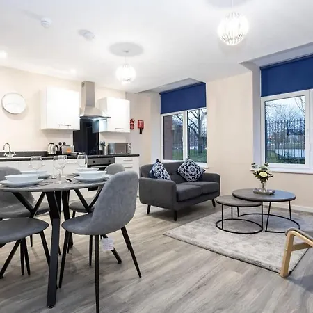 Lovely 1 Bedroom In Apartment