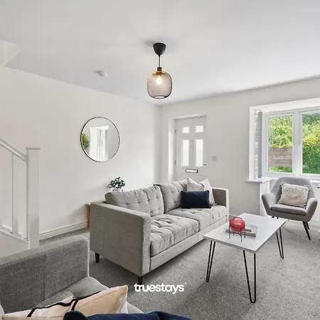 Greaves House By Truestays - 3 Bedroom House In Failsworth, Vakantiehuis