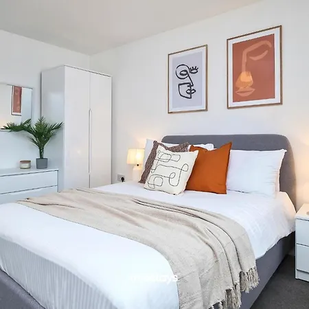 Denton House By Truestays - New 3 Bedroom House In *
