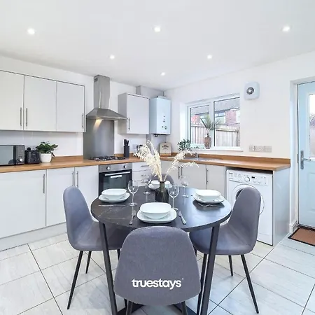 Denton House By Truestays - New 3 Bedroom House In * Manchester