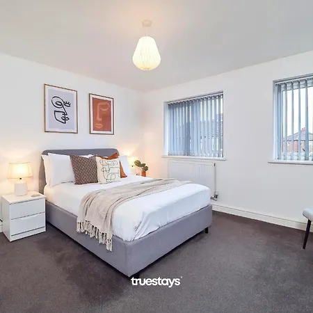 Denton House By Truestays - New 3 Bedroom House In * Manchester