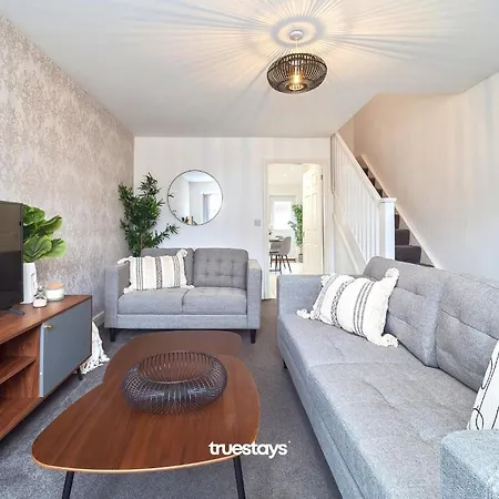 Denton House By Truestays - New 3 Bedroom House In