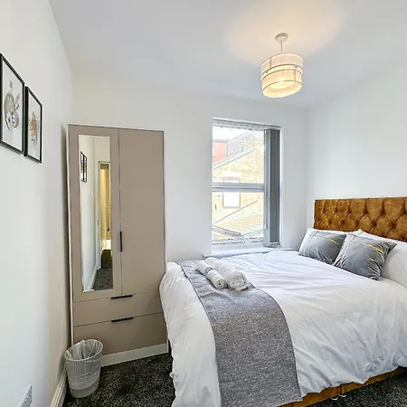 Ashfield Co-living - Private Self-cater Сasa de vacaciones *