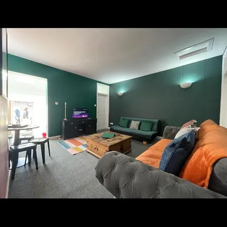 The Hive At 205 Apartment