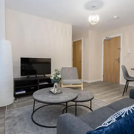 Апартаменты Lovely 1 Bedroom In