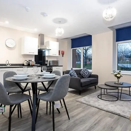 Lovely 1 Bedroom In Apartment