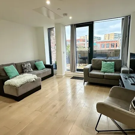 Lux Livin' - Luxury 2 Bed With Sky Garden Daire Manchester