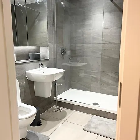2bedroom King Beds Flat *