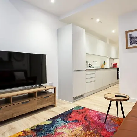 Super 2 Bed Close To Victoria Station Apartment Manchester