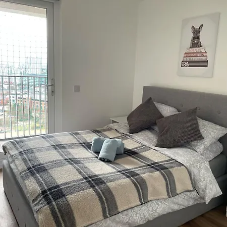 Quayside Penthouse 2 Bedroom Ensuite Near Media & United * Manchester