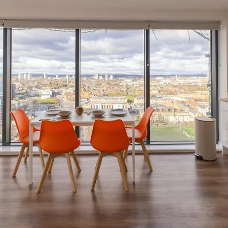 Quayside Penthouse 2 Bedroom Ensuite Near Media & United Manchester
