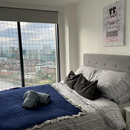 Quayside Penthouse 2 Bedroom Ensuite Near Media & United *