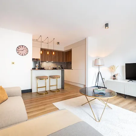 Luxurious Two-bed Stay: Mcr 公寓 *