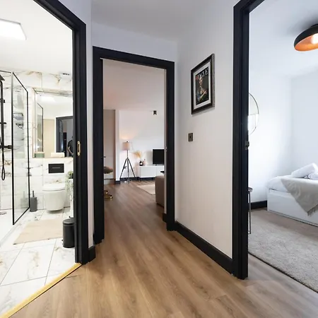 Luxurious Two-bed Stay: Mcr *