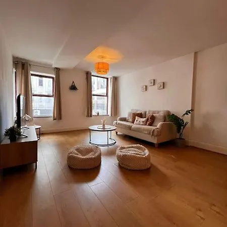 Apartment Summer Vibes 1 Bedroom Mcr City. *