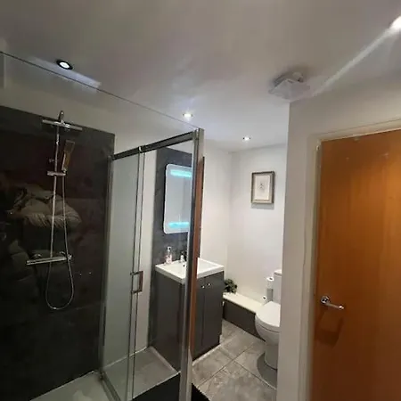 Summer Vibes 1 Bedroom Mcr City. *