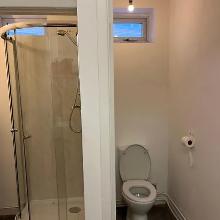 Large 3 Bed Flat Lejlighed *