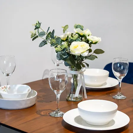 Stylish & Spacious Salford Quays One Bedroom High Floor With Balcony マンチェスター