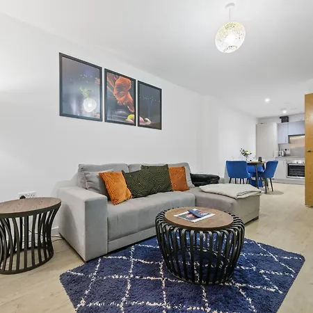 Stylish & Spacious Salford Quays One Bedroom High Floor With Balcony アパート