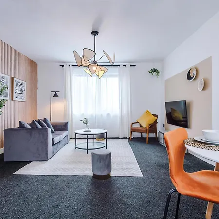 Apartament Elm , Collection Of Available Near Media , Free Parking Manchester