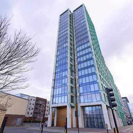 Quayside Penthouse 2 Bedroom Ensuite Near Media & United Apartment Manchester