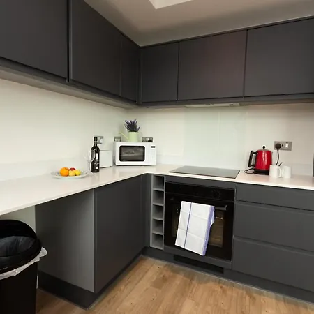 Beautiful 1br Penthouse In Old Trafford *
