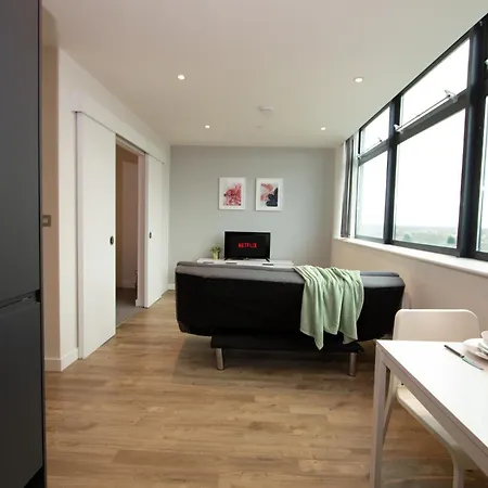 Beautiful 1br Penthouse In Old Trafford *