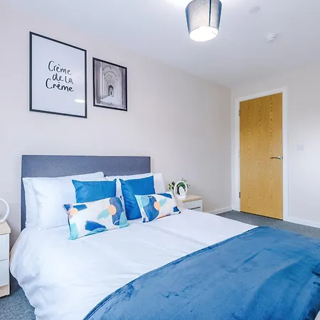 Deluxe New Build 2 Bedroom 2 Bathroom - Free Secure Parking * Manchester