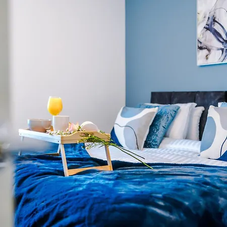 Luxurious & Stylish 2-bed In