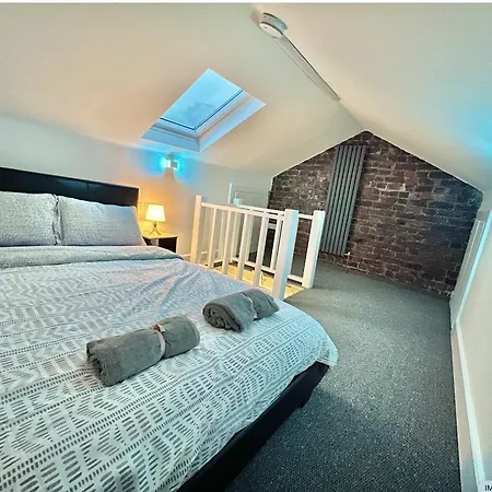 Lux 2 Bed Mancity Stadium, Coop Arena, Picadilly マンチェスター