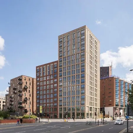 Luxus Smart Manchester