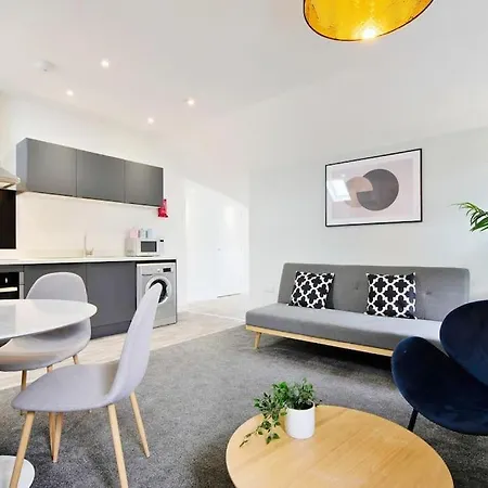 Free Parking - 1 Bedroom Salford Royal Sleeps 4 Apartment Manchester