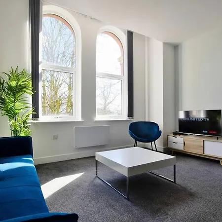 Free Parking - Beautiful 2-br Flat In