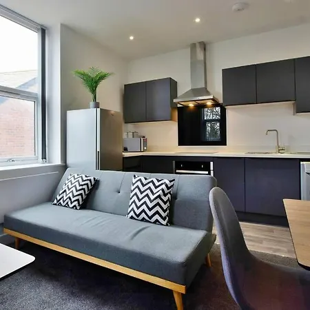 Free Parking - Charming 2-br Flat Near Salford Royal アパート マンチェスター