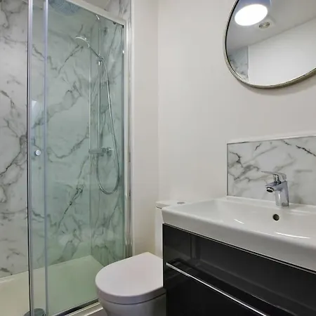 Apartment Free Parking - 1 Bedroom Salford Royal Sleeps 4 Manchester
